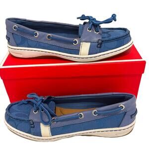 NIB-COACH "RAINEY" BOAT SHOE, SIZE 6.5 Brand New bright Chambray flat top sider
